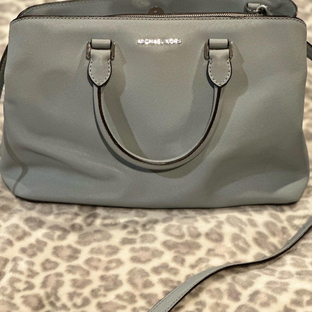 Michael Kors Med size Purse/Crossbody